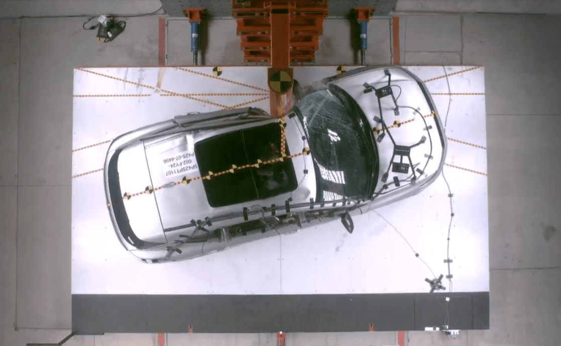 How the 2025 Nissan Murano Ensures Passenger Safety 5 2025 Murano crash test - side oblique pole